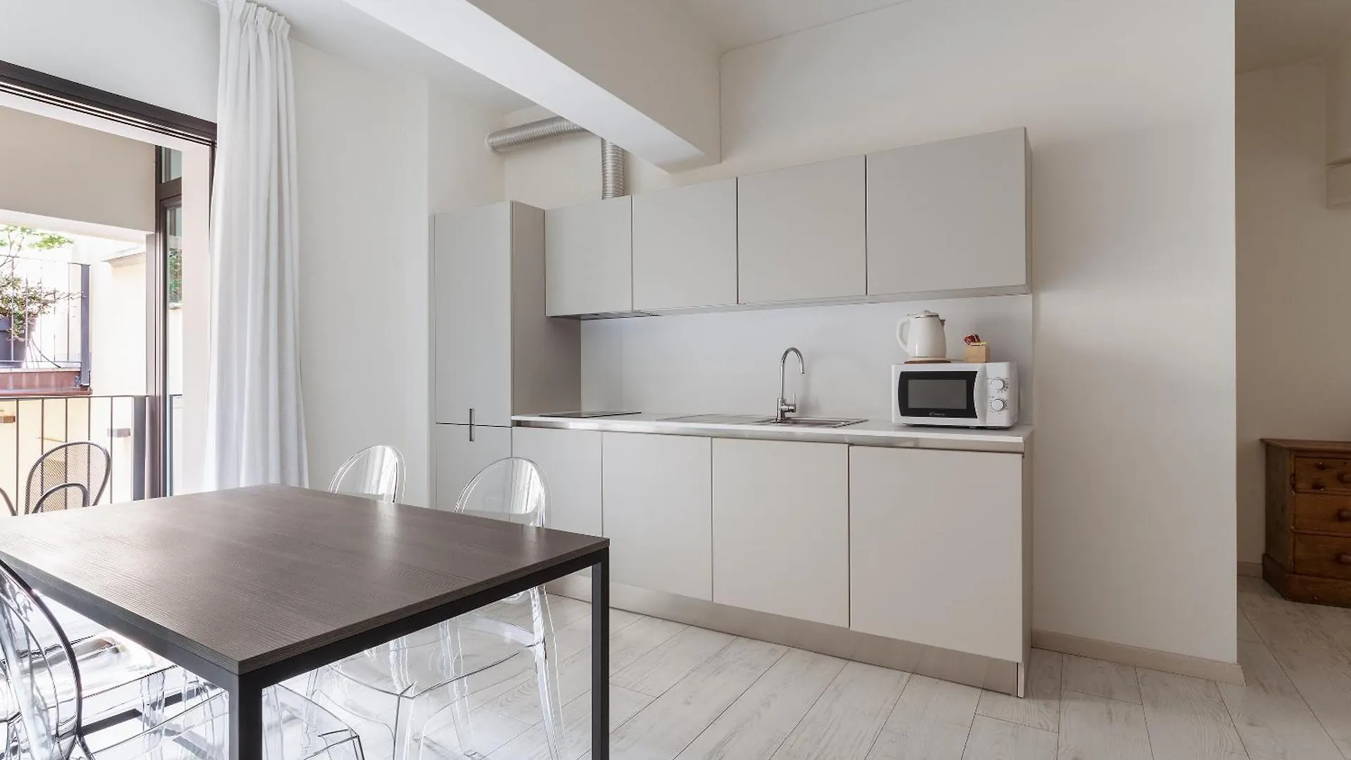 Opera Residence Bolonia 0*,  Italia