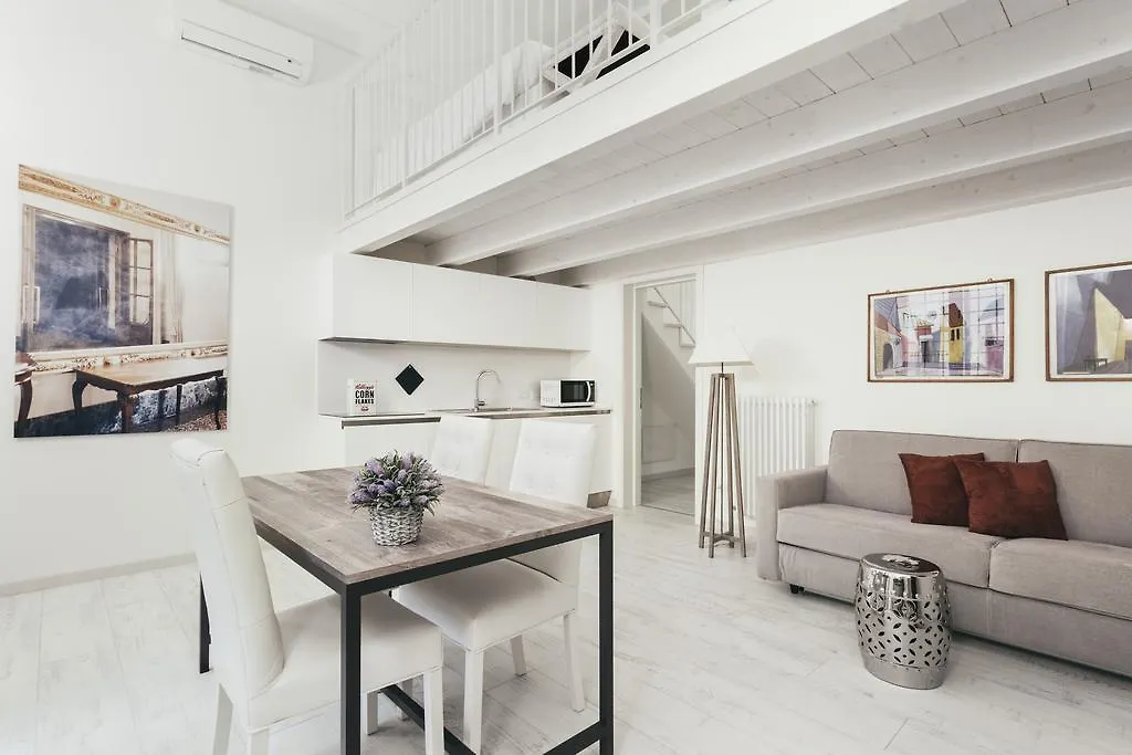 Opera Residence Bolonia 0*,  Italia